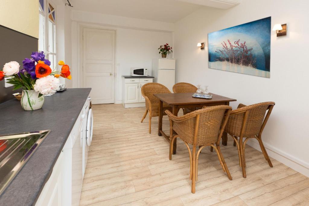 Arques-la-Bataille Auberge Du Manoir D'Archelles חדר תמונה